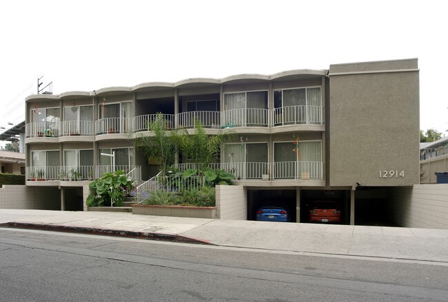 12914 Valleyheart Dr in Studio City, CA - Foto de edificio - Building Photo