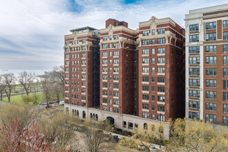 Hampton House in Chicago, IL - Foto de edificio - Building Photo