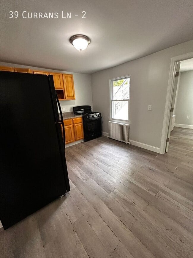 property at 39 Currans Ln