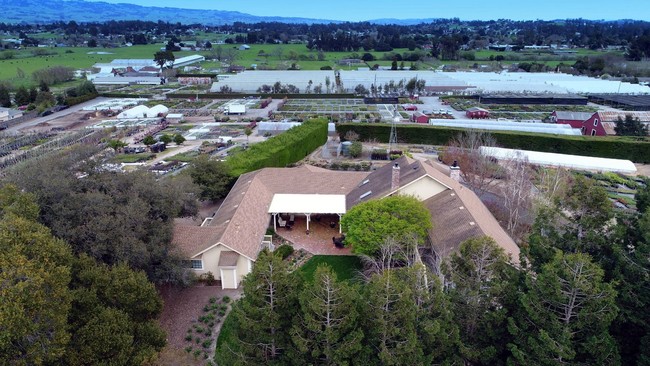 Residential Income Property in Petaluma, CA - Building Photo - Building Photo