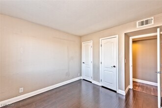 4050 Pacific Harbors Dr in Las Vegas, NV - Foto de edificio - Building Photo