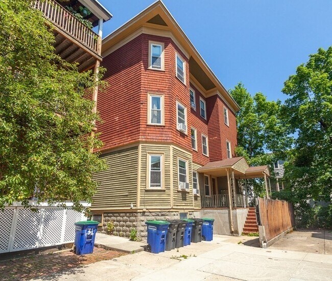 10 Steeves Cir Rentals in Somerville, MA