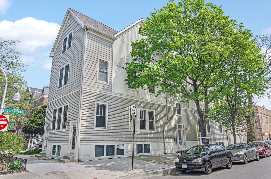 1459 W Melrose St in Chicago, IL - Building Photo