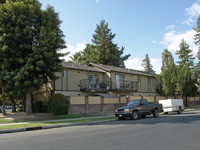 Golden Place Luxury Apartments in Fresno, CA - Foto de edificio - Building Photo