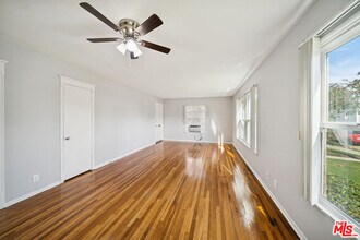 5329 Vantage Ave in Los Angeles, CA - Building Photo - Building Photo