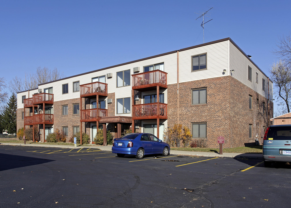 Whitney Park I in St. Cloud, MN - Building Photo