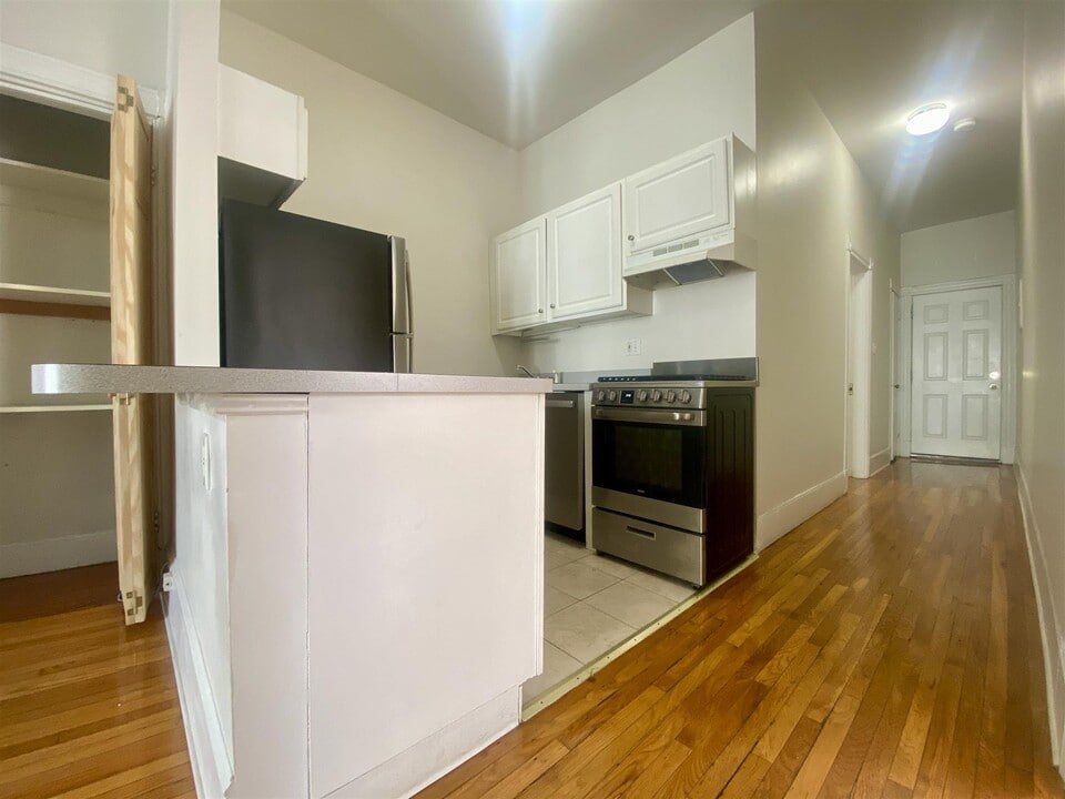 863 Massachusetts Ave, Unit 56 in Cambridge, MA - Building Photo