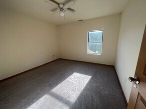 40 Race St in Manor, PA - Building Photo - Building Photo