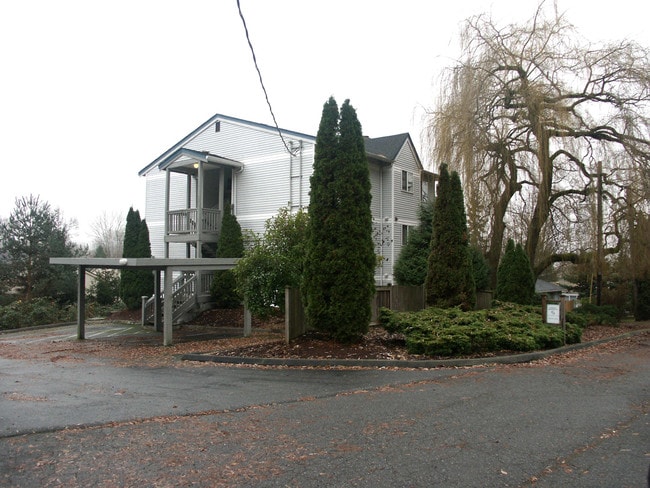 Birchcreek Apartments in Kirkland, WA - Building Photo - Building Photo