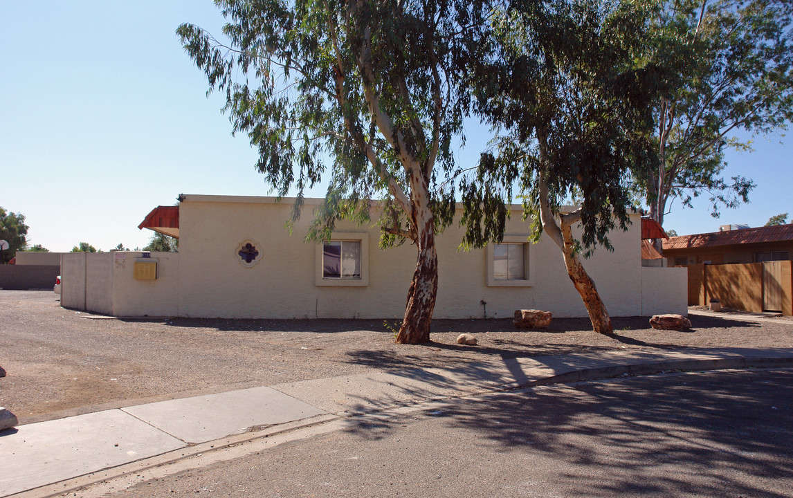 2739 E Marconi Ave in Phoenix, AZ - Building Photo