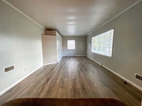 824 W Wayne St in Muncie, IN - Building Photo - Building Photo