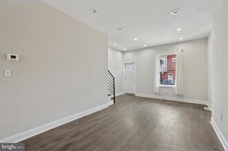 2835 W Montgomery Ave in Philadelphia, PA - Building Photo - Building Photo