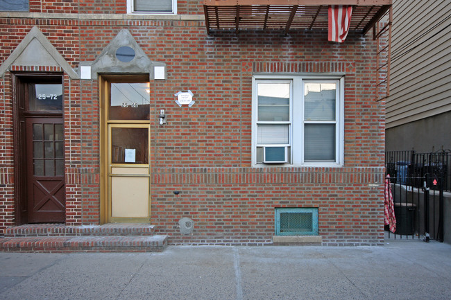 25-68 43rd St in Long Island City, NY - Building Photo - Building Photo