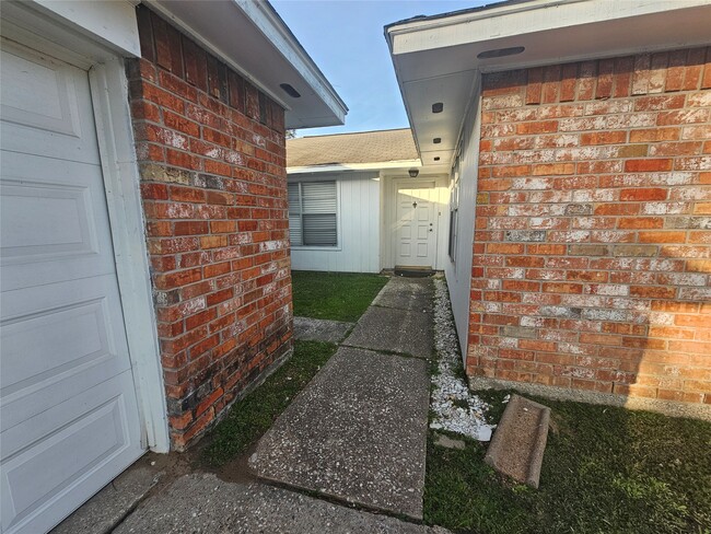 22218 Spring Gate Dr in Spring, TX - Building Photo - Building Photo