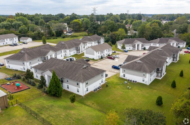 Highland Park Luxury Townhomes in Clarksville, TN - Foto de edificio - Building Photo