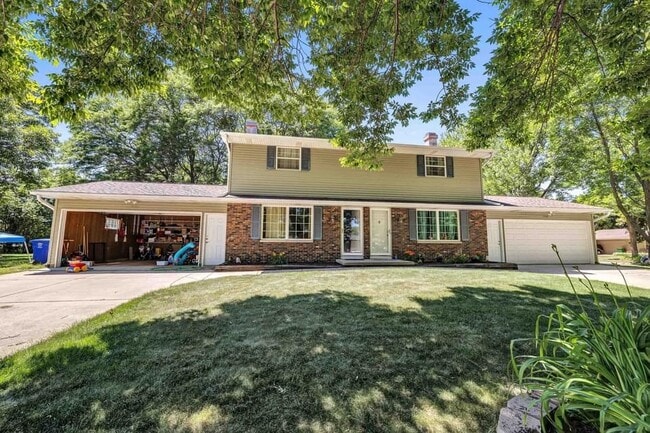 property at 1222 Sorrento Dr