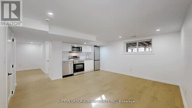 118 Clifton Ave in Toronto, ON - Building Photo - Building Photo