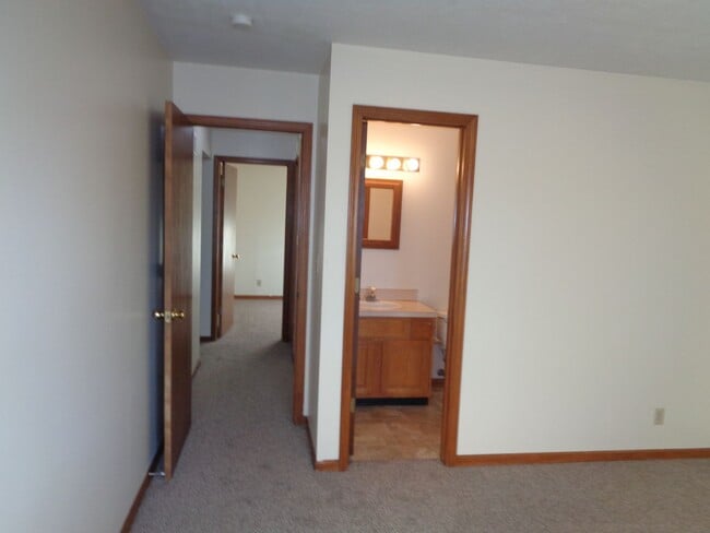 5701 S 50th St in Lincoln, NE - Building Photo - Building Photo