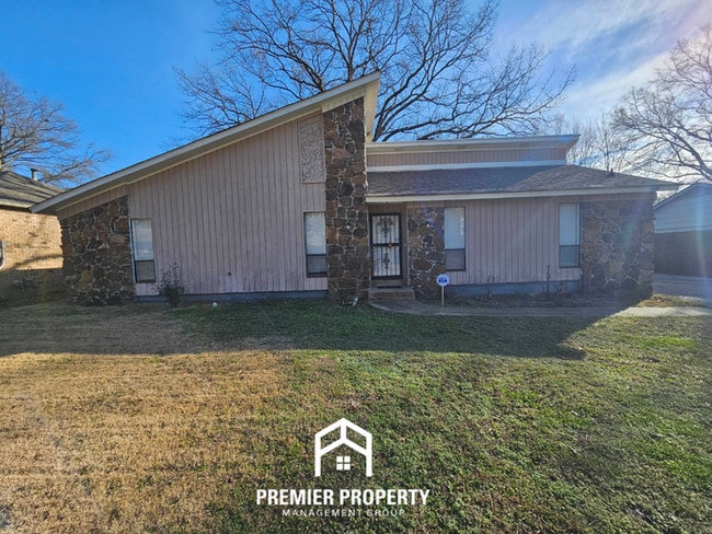 property at 4092 Spring Hollow Dr