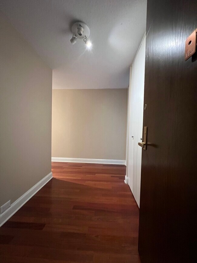 360 E Randolph St in Chicago, IL - Building Photo - Building Photo