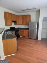 290 Brookview Dr in Riverdale, GA - Building Photo - Building Photo