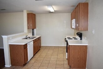 1421 Queens Brook Ln in Fort Worth, TX - Building Photo - Building Photo