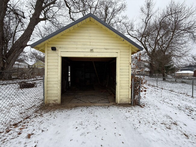 116 Avondale Ave in Jackson, MI - Foto de edificio - Building Photo