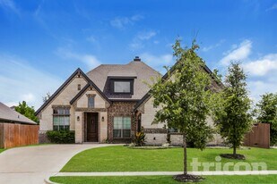 330 Abbott Ln in Waxahachie, TX - Building Photo