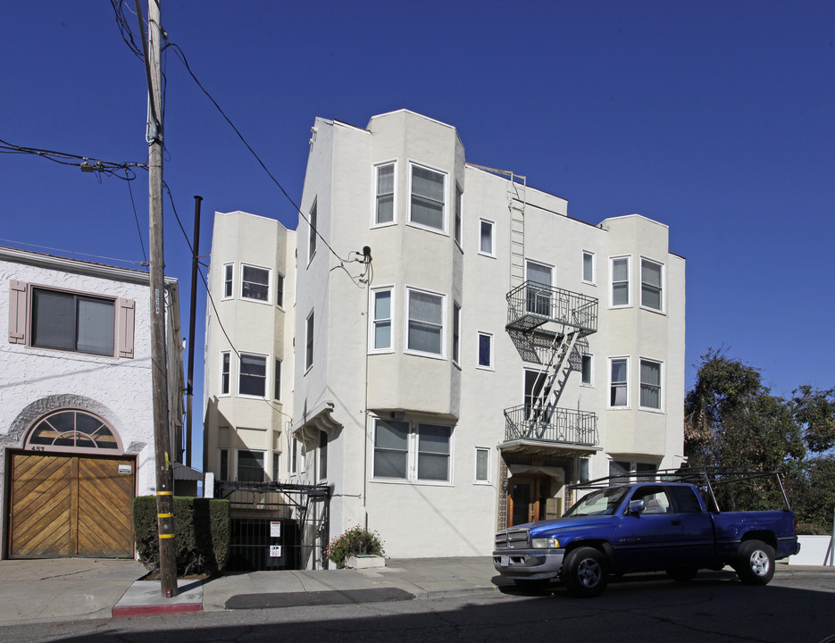 493-495 Merritt Ave in Oakland, CA - Building Photo