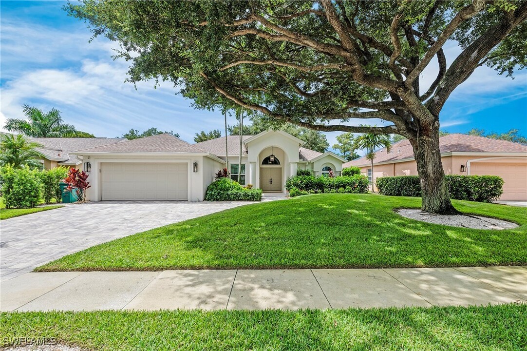 1507 Vintage Ln in Naples, FL - Building Photo