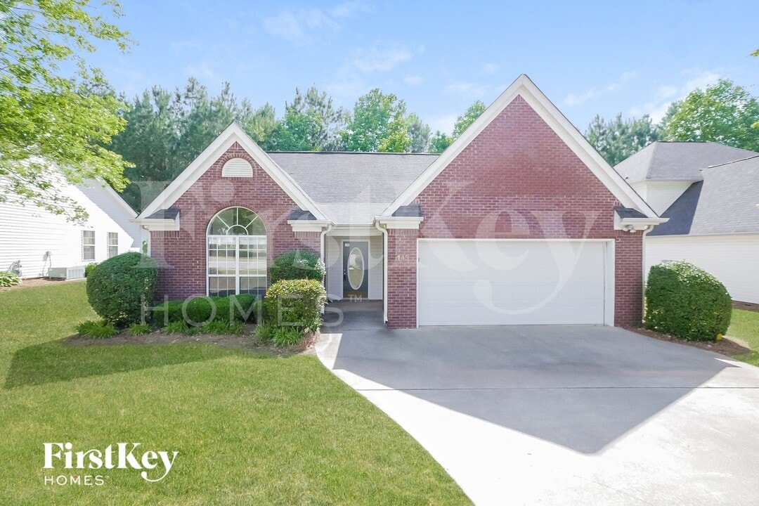 143 Riva Ridge Ln in Newnan, GA - Building Photo