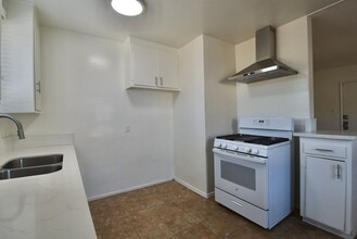 6644 Woodman Ave-Unit -06 in Los Angeles, CA - Building Photo - Building Photo