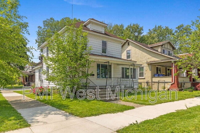 1200 Jackson St NW in Grand Rapids, MI - Building Photo - Building Photo