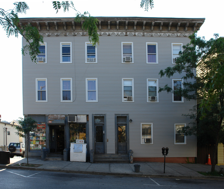 178 Cortlandt St in Tarrytown, NY - Foto de edificio