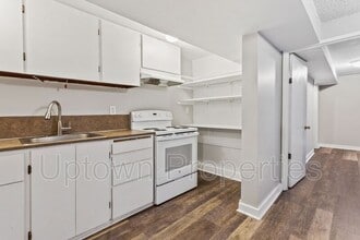 3737 SE Cesar Estrada Chavez Blvd in Portland, OR - Building Photo - Building Photo