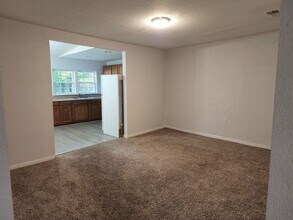 2043 Maywood St in Chesapeake, VA - Building Photo - Building Photo