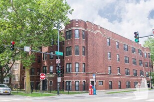 2210 W Foster Ave, Unit 1 in Chicago, IL - Building Photo