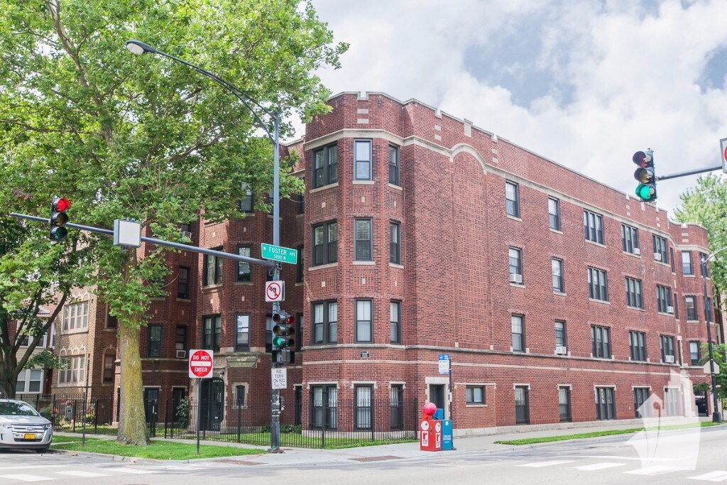 2210 W Foster Ave, Unit 1 in Chicago, IL - Foto de edificio