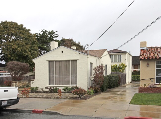 186 Sargent Ct in Monterey, CA - Building Photo - Building Photo