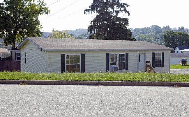 Solar Lane in Jeannette, PA - Building Photo - Building Photo