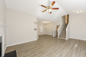 4637 Noah Overlook W in Acworth, GA - Foto de edificio - Building Photo