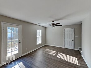 6124 Lawn Meadow Dr in Charlotte, NC - Foto de edificio - Building Photo