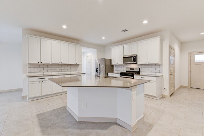 29915 Reagans Rnch Dr