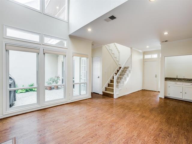 4520 Glenwick Ln in Dallas, TX - Building Photo