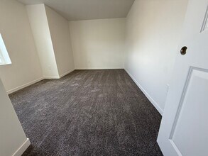 881 W Sagewood Dr-Unit -B in Stansbury Park, UT - Building Photo - Building Photo