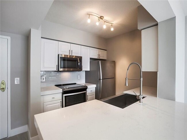 property at 1040 Seminole Dr