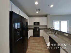 7604 Baluster Ct in Las Vegas, NV - Foto de edificio - Building Photo
