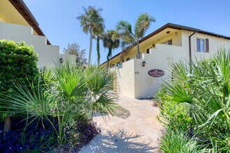 400 Oakridge Blvd in Daytona Beach, FL - Building Photo - Building Photo