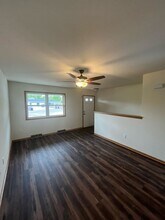 1049-1051 Fir Ct in Janesville, WI - Building Photo - Building Photo