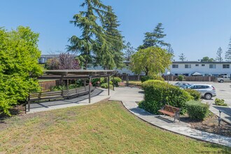 29300 Dixon St in Hayward, CA - Building Photo - Building Photo
